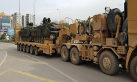 İskenderun’a trenle gelen askeri araçlar sınıra gönderildi