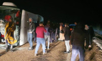 Kayseri'de yolcu otobüsü devrildi: Çok sayıda yaralı var