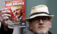 Assange Fransa'ya iltica başvurusu yapacak