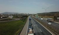 İstanbul giriş ve çıkışlarında araç kuyruğu