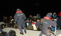 İzmir'de yardım isteyen 78 düzensiz göçmen kurtarıldı