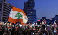  Lübnan'da 20 bankanın varlıklarını donduran karar durduruldu