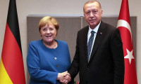 Erdoğan, Merkel ile İdlib ve mültecileri görüştü