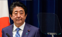 Japonya Başbakanı'nın, evindeki görüntülerine tepki yağdı