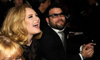 Adele’in boşanma davasına gizlilik kararı