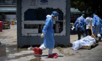 Sokaklar ceset dolu! Ekvador korona felaketini yaşıyor