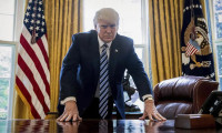 Trump bir aylık sürenin ardından ilk defa Beyaz Saray'dan çıktı