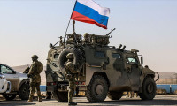 Suriye'de sıcak gelişme: Rus askerler, ABD askerlerini durdurdu