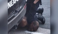 ABD'de polisin şüpheliyi boğarak öldürdüğü anlar kamerada
