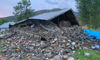 Bingöl'deki depremde güvenlik korucusu hayatını kaybetti