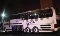 Sefere çıkmaya hazırlanan yolcu otobüsü yandı