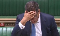 İngiltere'de parlamentoda konuşma yapan Ekonomi Bakanı panik yarattı