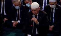 Erdoğan, Ayasofya Camii'nde Kur'an-ı Kerim okudu