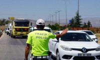 Kırıkkale'deki 'kilit kavşak'ta trafik yoğunluğu başladı