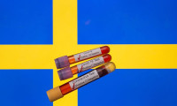 İsveç korona sratejisini gözden geçiriyor