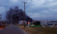 Gebze'de geri dönüşüm tesisinde yangın