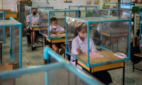 Tayland'da sosyal mesafeli anaokulu