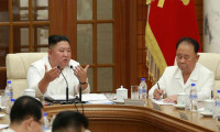 Kim Jong-un,komada iddiaların ardından ilk kez ortaya çıktı