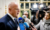 Hollandalı bakana 390 euroluk korona cezası