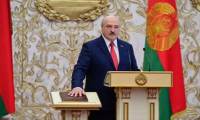 Lukaşenko yemin ederek görevine başladı