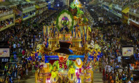 Rio Karnavalı geçit törenine virüs engeli