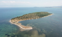 Hülya Avşar ada alıyor iddiasına yanıt: Çiçek adası satılık değil