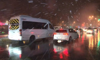 İstanbul'da kar yağışı trafiği etkiledi