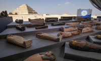 Mısır'da 2 bin 500 yıllık 50'den fazla lahit bulundu