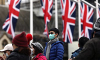 İngiltere'de korona virüs nedeniyle 1200 kişi hayatını kaybetti