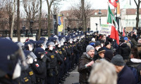 Avusturya'da protestocular yasak dinlemedi