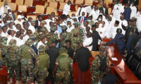 Gana parlamentosunda Meclis Başkanlığı kavgası: Ordu müdahalede bulundu