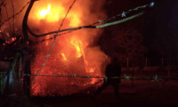 Erzurum’da yangın: 2 ev ve 5 ahır kül oldu