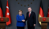 Erdoğan: Engellemelere karşı Merkel'in tavrını hatırlayacağız