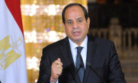 Mısır'da hazırlanması 20 yıl süren Kuran'ı Kerim Cumhurbaşkanı Sisi'ye verildi
