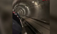 Bağcılar'da metro bozuldu yolcular tünelde yürüdü