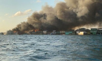 Tatil cennetinde yangın: Yüzlerce kişi tahliye edildi