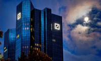 Deutsche Bank riskli zenginlerle ilişkisini kesiyor