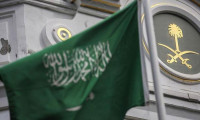 Suudi Arabistan'daki Kral Abdullah Havalimanına roket düştü: 5 yaralı
