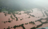 Hindistan’da sel felaketi! Ölenlerin sayısı artıyor