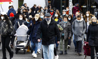 Avrupa’da salgın kontrolden çıktı: Vaka sayıları rekor kırıyor