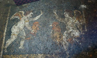 2700 yıllık iki mozaik bulundu