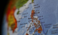 Çin resifi ablukaya aldı, Filipinler iki gemi gönderdi