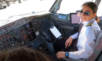 Taliban'dan kaçan Afganistan'ın ilk kadın pilotu, Bulgaristan'a göç etti