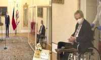 Çekya’da sıra dışı tören: Cumhurbaşkanı cam bölmede katıldı