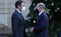 Almanya Başbakanı Scholz'un ilk ziyareti Macron'a