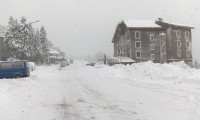 Uludağ'da kar 30 santim; zincirsiz araç geçişi yasak 