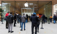 Apple Omikron yüzünden çark etti... Ofise dönüş iptal