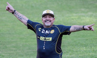 Maradona'nın hatıraları satışa çıkıyor: Ailesi zor durumda