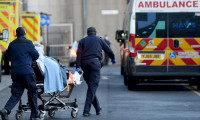 Londra'da Omikron krizi: Hastaneye yatışlar 3 kat arttı