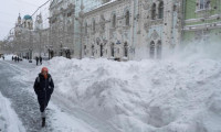 Moskova'da son 50 yılın en yoğun kar yağışı